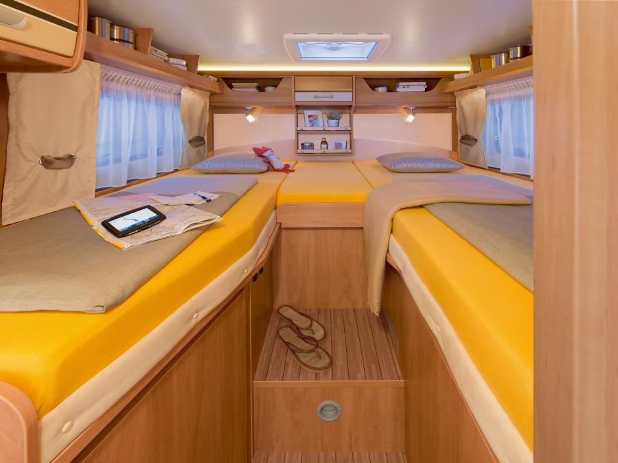 Интерьер Dethleffs Globebus I 2013 года  (фото 8 из 8)